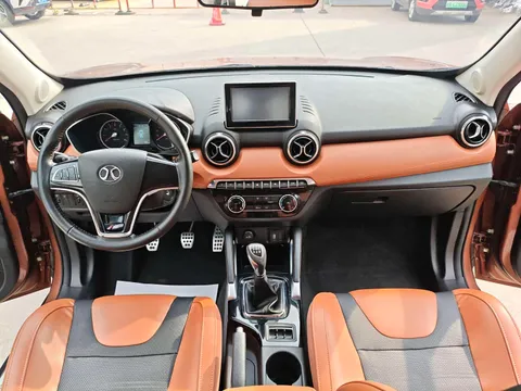BAIC Senova X35