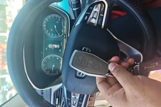 Geely Binray