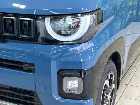 Mitsubishi Delica Mini