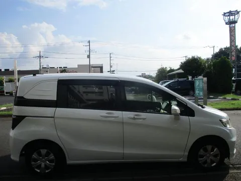 Honda Freed Spike