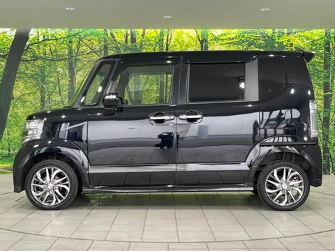 Honda N-BOX Custom