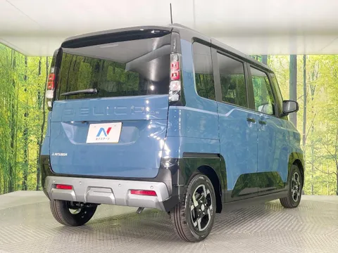 Mitsubishi Delica Mini