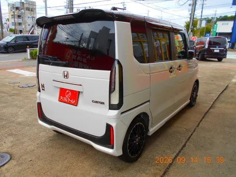 Honda N-BOX Custom