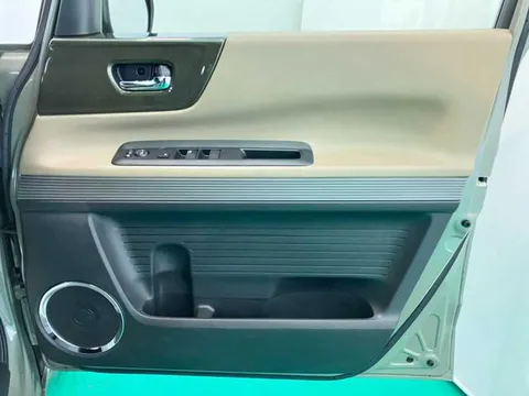 Honda N-BOX Slash