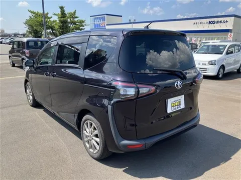 Toyota Sienta