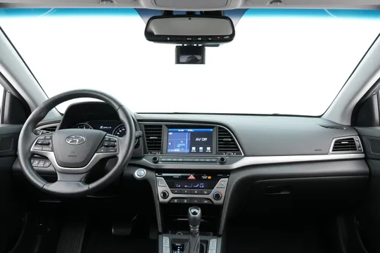 Hyundai Elantra (Avante)