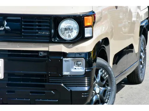 Mitsubishi Delica Mini