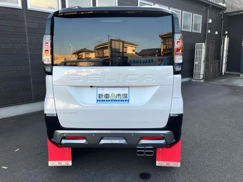 Mitsubishi Delica Mini