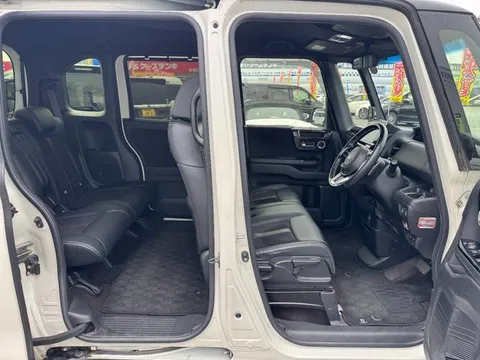 Honda N-BOX Custom