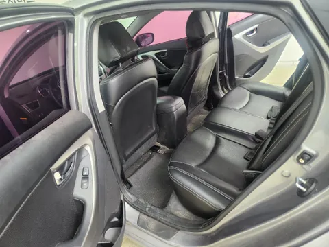 Hyundai Elantra (Avante)