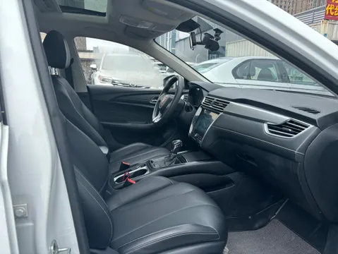 Roewe i5