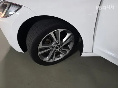 Hyundai Elantra (Avante)