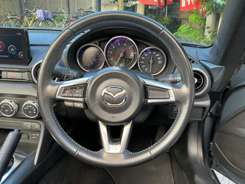 Mazda MX-5 (Roadster)