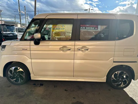 Suzuki Spacia