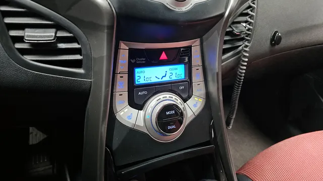 Hyundai Elantra (Avante)