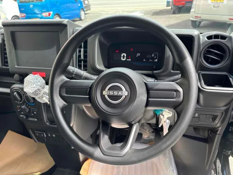 Nissan Clipper Van