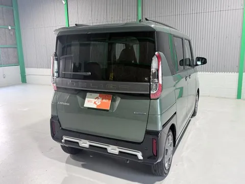 Mitsubishi Delica Mini