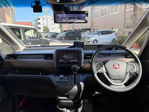Honda Freed Plus