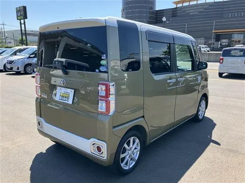 Toyota Pixis Mega
