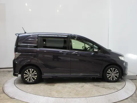 Honda Freed Spike