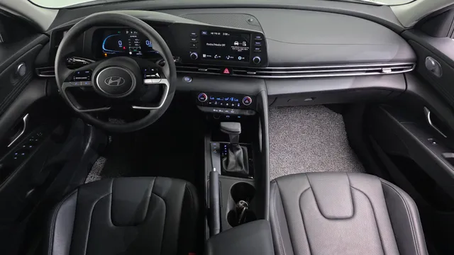 Hyundai Elantra (Avante)