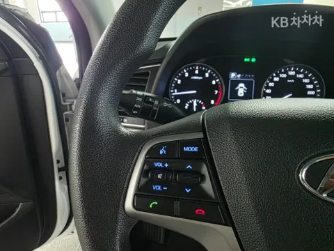 Hyundai Elantra (Avante)