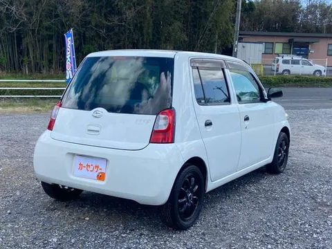 Daihatsu Esse