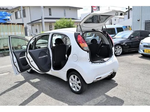 Mitsubishi I