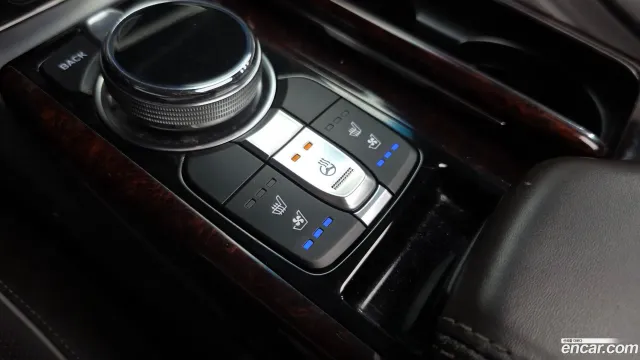 Genesis G90 (EQ900)