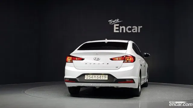 Hyundai Elantra (Avante)