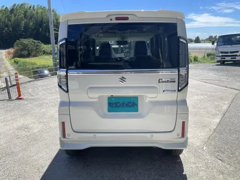 Suzuki Spacia Custom