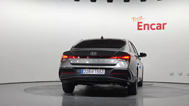 Hyundai Elantra (Avante)