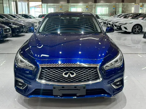 Infiniti Q50L