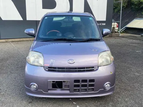 Daihatsu Esse