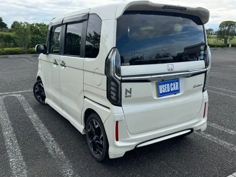 Honda N-BOX Custom