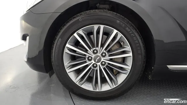 Genesis G90 (EQ900)