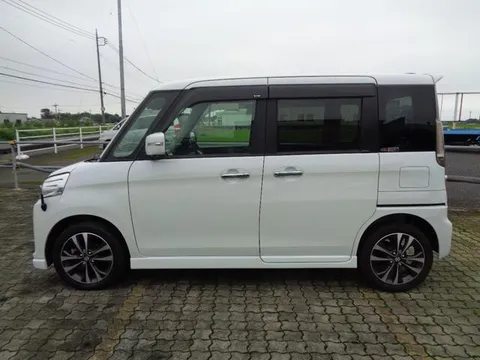 Suzuki Spacia Custom