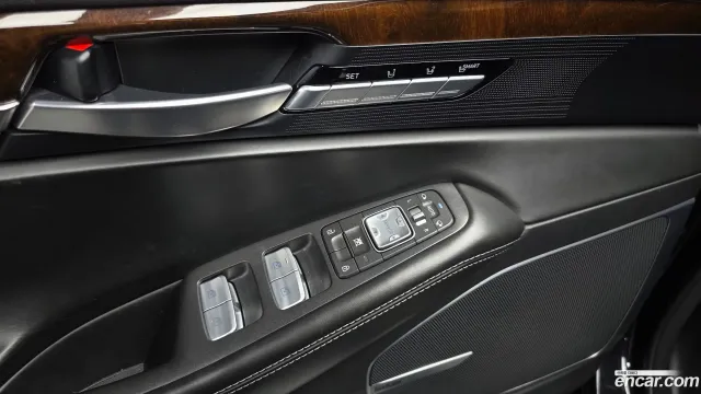 Genesis G90 (EQ900)