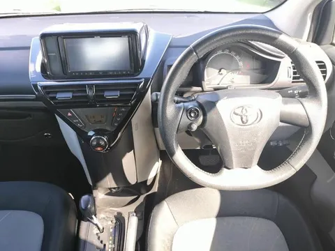 Toyota iQ