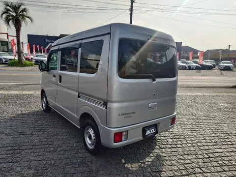Mitsubishi Minicab Van