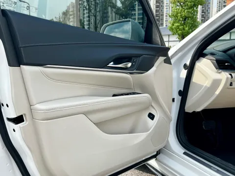 Cadillac CT4