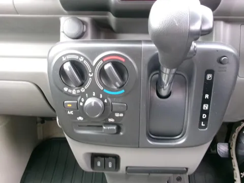 Nissan Clipper Van