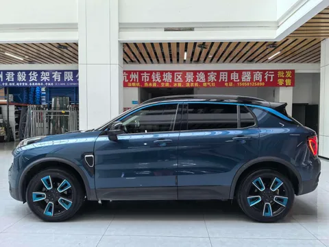 Lynk & Co 01