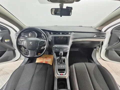 Peugeot 408