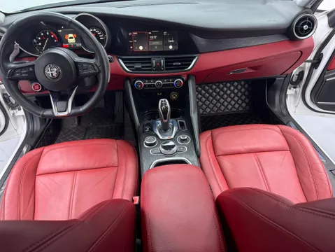 Alfa Romeo Giulia