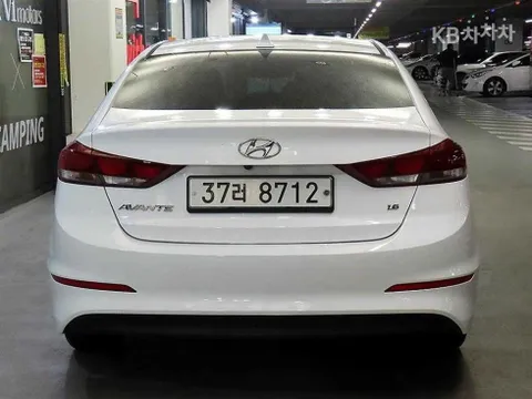 Hyundai Elantra (Avante)