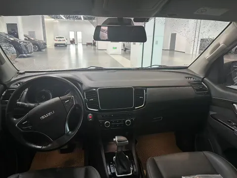 Isuzu mu-X