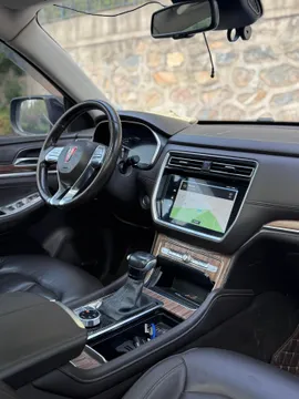 Roewe RX8