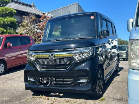 Honda N-BOX Custom