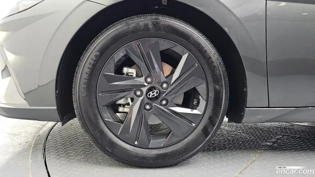 Hyundai Elantra (Avante)